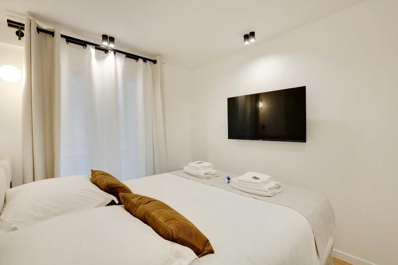 Appartement Chic Parisian Retreat 2-bedroom In The Vibrant 10th Arrond *