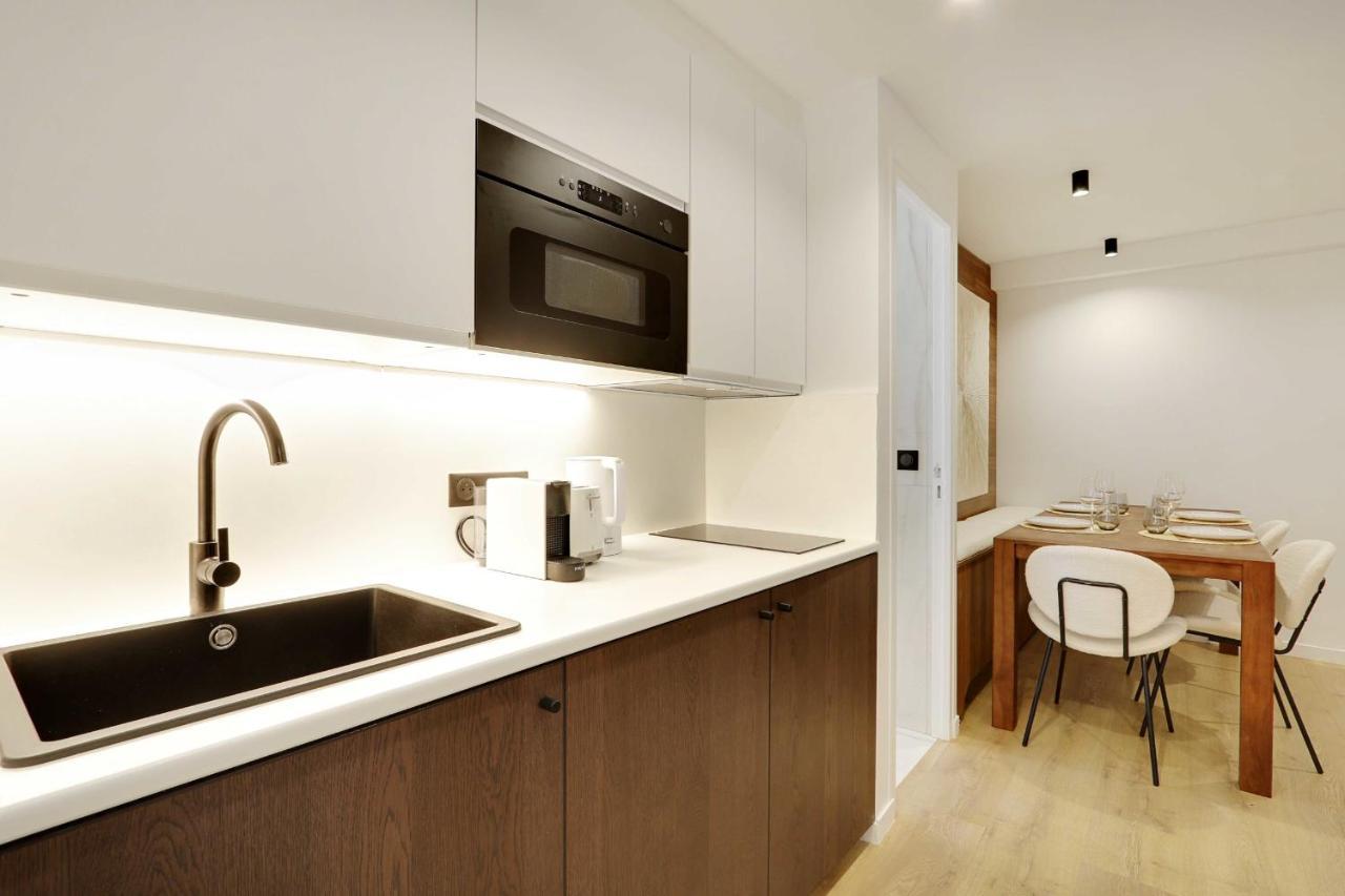 Chic Parisian Retreat 2-bedroom In The Vibrant 10th Arrond Appartement